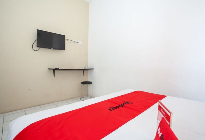 Номер Стандарт, Reddoorz Plus Near Galaxy Mall