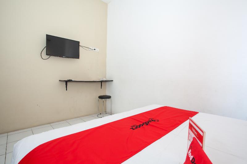 Номер Стандарт, Reddoorz Plus Near Galaxy Mall