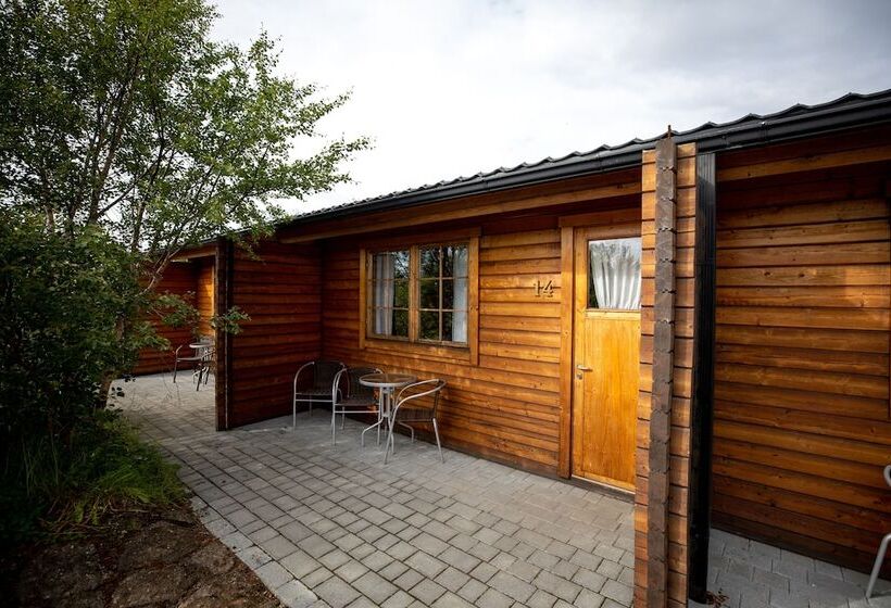 اتاق استاندارد سه نفره, Vogafjós Farm Resort