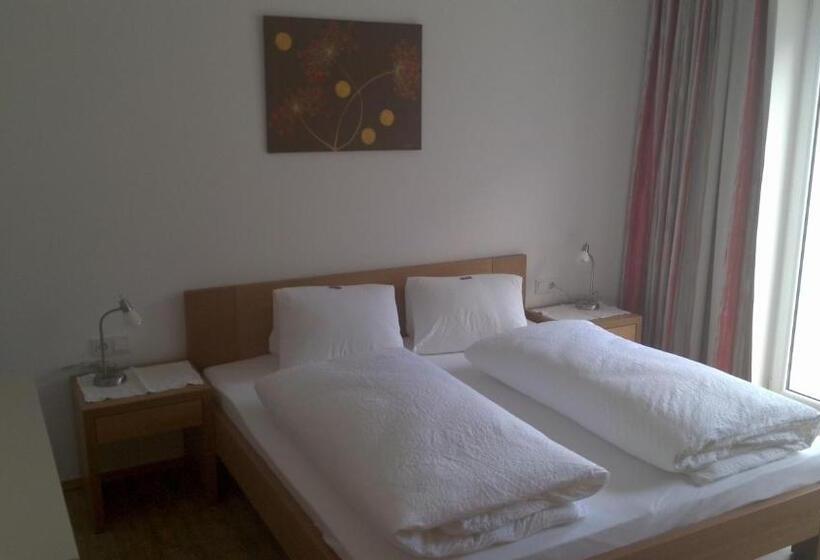 Апартаменты 2 Спальни с Балконом, Pension Apartment Hödner