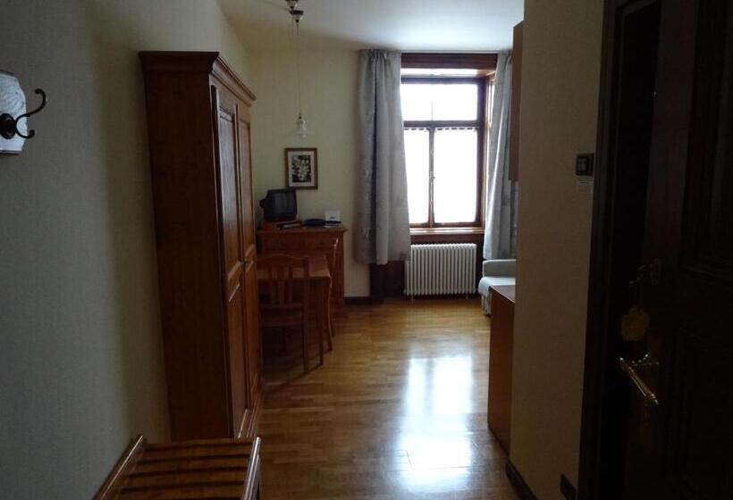 استودیوی استاندارد, Residence Blumental