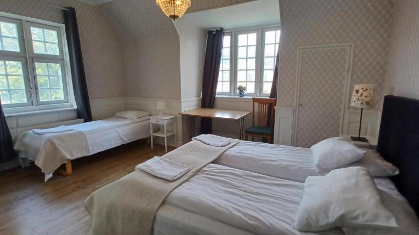 Номер Стандарт Трехместный, Halmstad Hotell & Vandrarhem Kaptenshamn