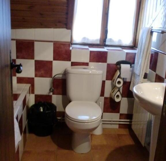 Номер Стандарт, Pensió I Apartaments La Bordeta