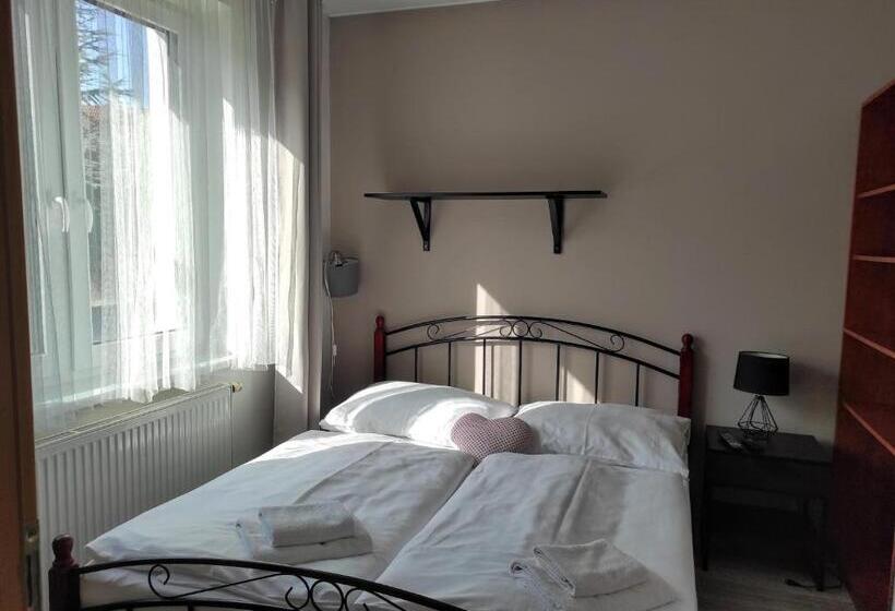 带2个卧室的公寓, Penzion Siesta