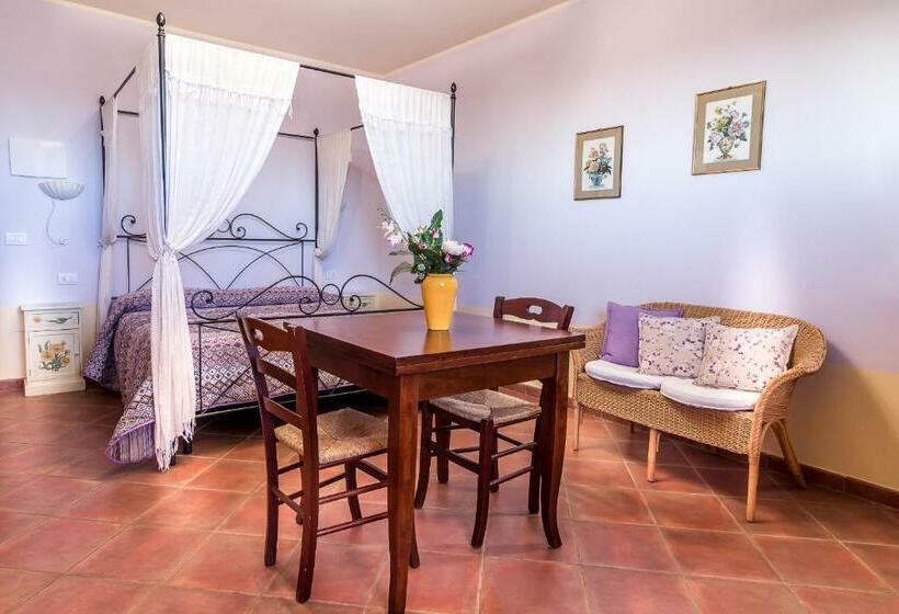 Студия Стандарт, Agriturismo Borgo Campetroso