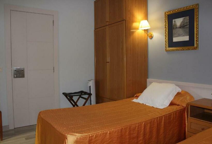Номер Стандарт, Hostal Montserrat