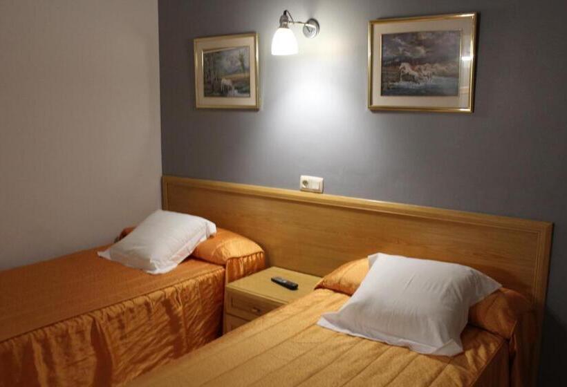 スタンダードルーム, Hostal Montserrat