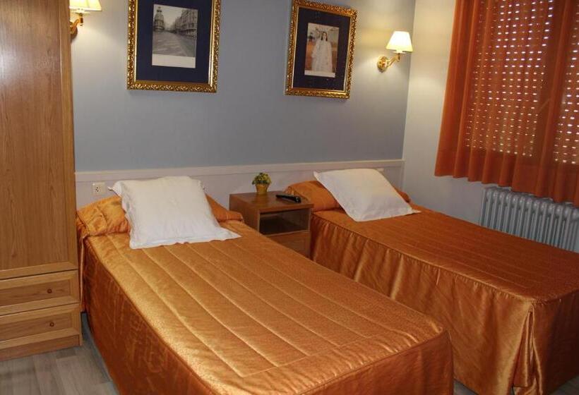 Номер Стандарт, Hostal Montserrat