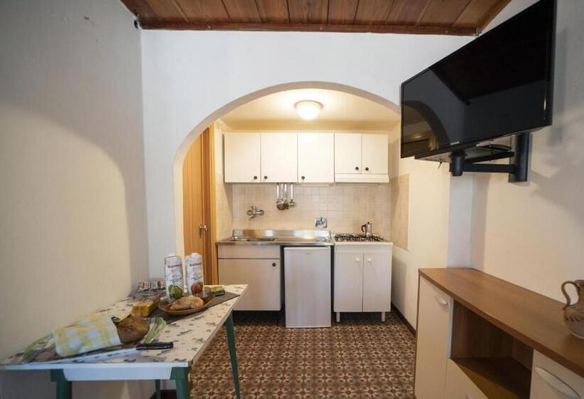 استودیو خانوادگی, Gavila's Residenza Turistico Alberghiera