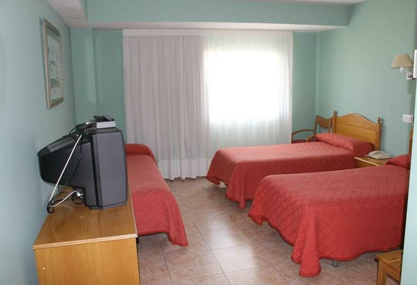 Номер Стандарт Трехместный, Hostal Sandino