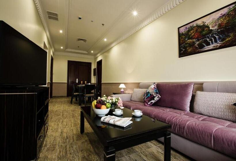 سوئیت رویال, Sara Plaza
