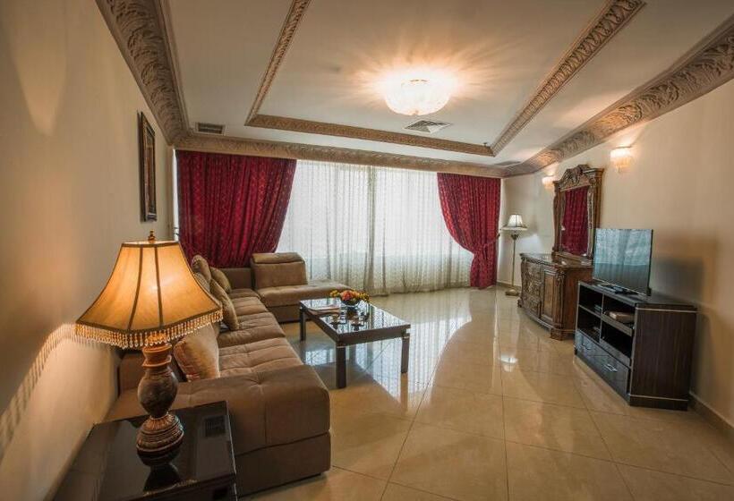 سوئیت رویال, Sara Plaza