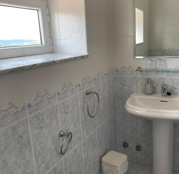 اتاق استاندارد با بالکن, Hostal La Concha
