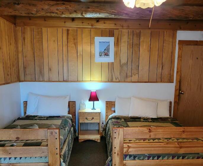 Семейный Номер, Duck Lake Lodge