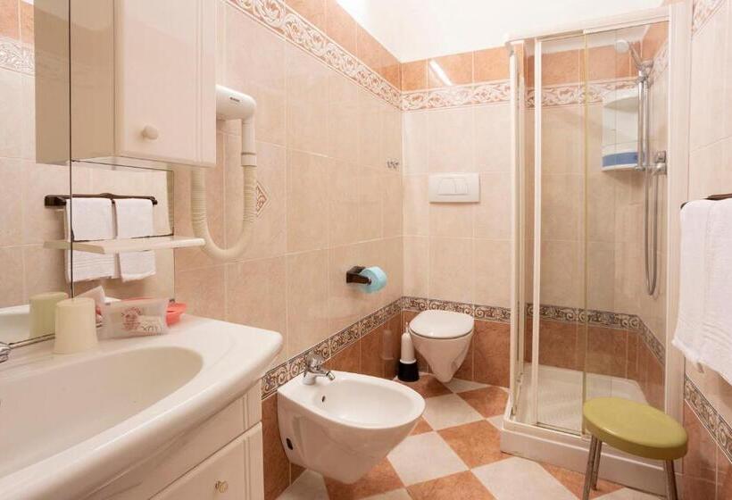 Апартаменты 2 спальни Вид на Сад, Residence Villa Elena