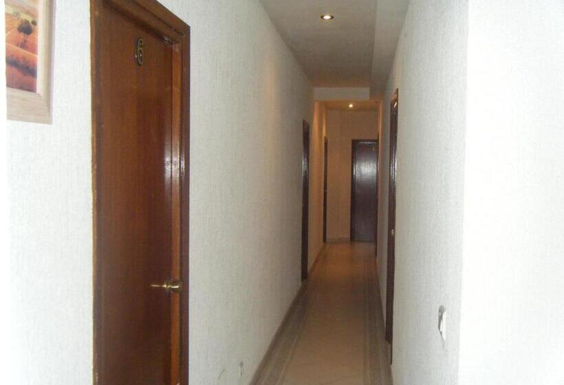 Номер Стандарт Трехместный, Hostal Muriel