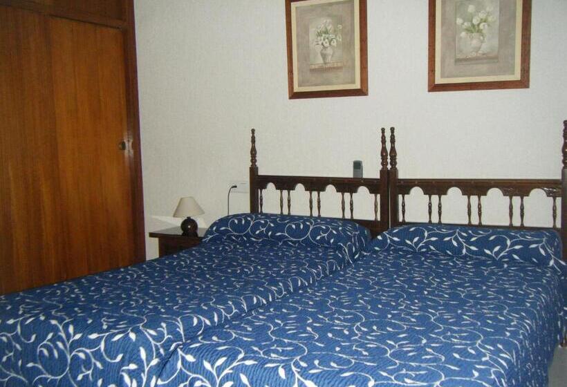 标准三人间, Hostal Muriel