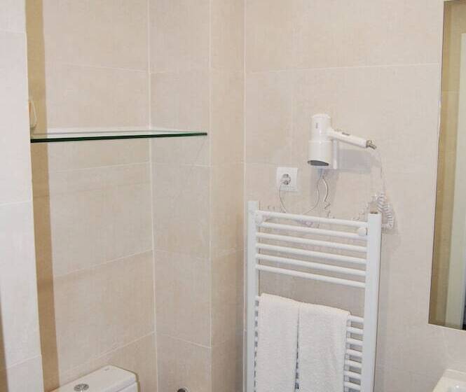 Номер Стандарт, Hostal Tres Campanas