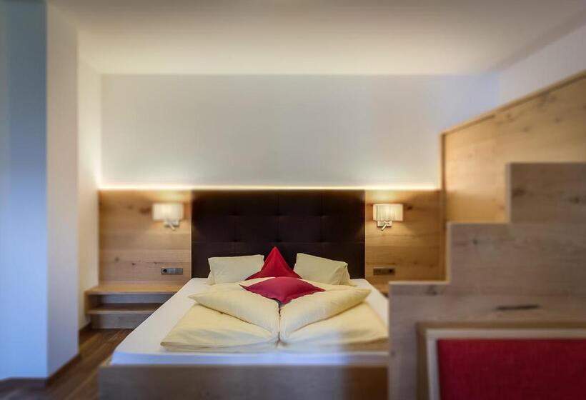 标准工作室, Residence Krone