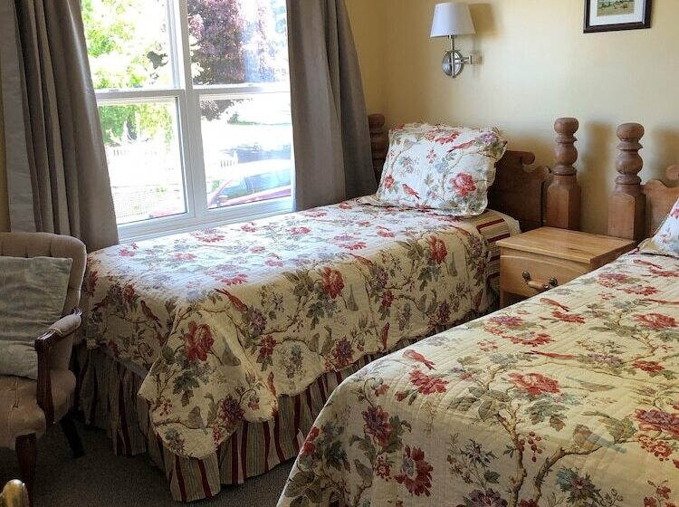标准间, Shining Waters Country Inn