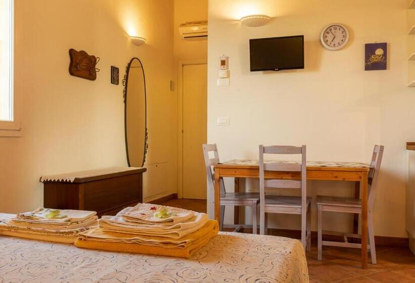 Студия Стандарт, Agriturismo Primaluna
