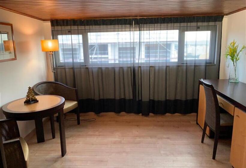 Студия Стандарт, Discovery Apartment Carnaxide