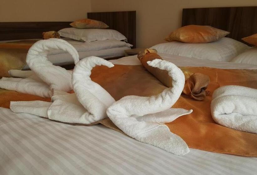اتاق استاندارد سه تخته با بالکن, Casa Alex