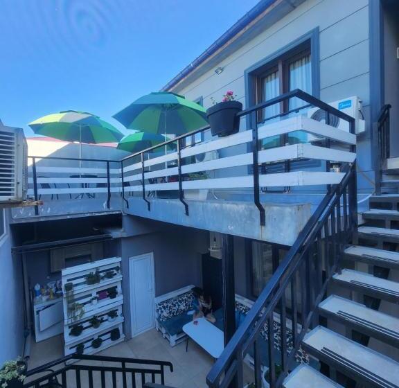 اتاق لوکس, Apartments On Vaja Pshavela