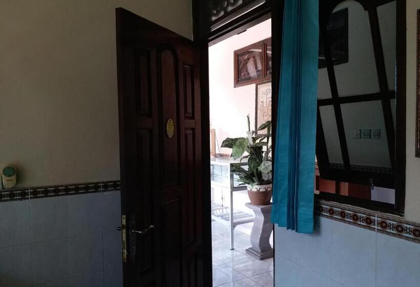 Номер Deluxe, Kembar Inn Padangbai