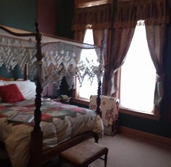 디럭스 스위트, Landmark Inn At The Historic Bank Of Oberlin