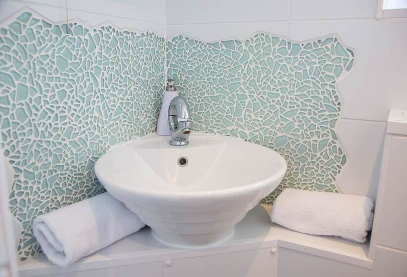 Standard Room, Bosanneth
