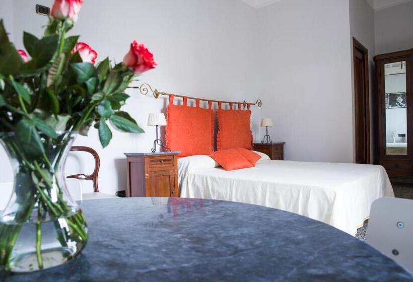 バルコニー付きスタンダードルーム, Vittoria Guest House Battipaglia