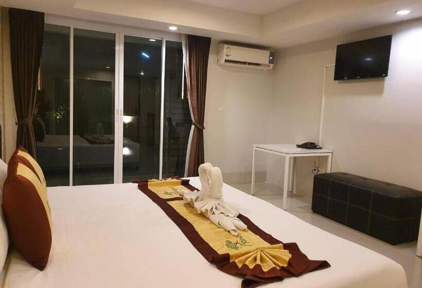 Номер Superior Вид на Бассейн, Retreat Resort Pattaya