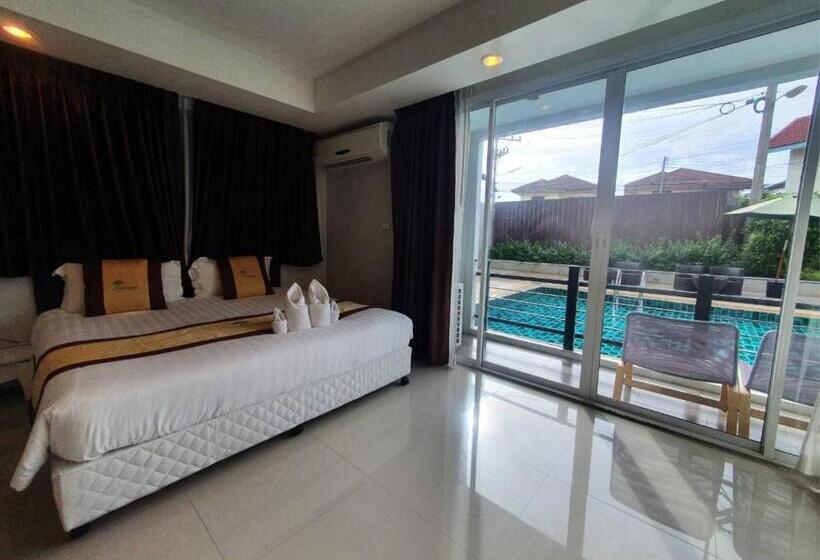 Трехместный Номер Стандарт Вид на Бассейн, Retreat Resort Pattaya