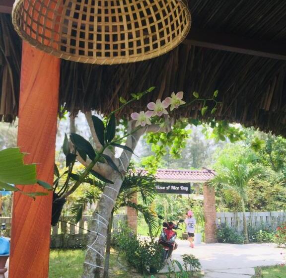 Standard Triple Room with Terrace, Hoi An Blue Seaside Homestay