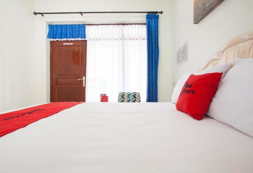Номер Economy, Reddoorz @ Panglima Sudirman Probolinggo