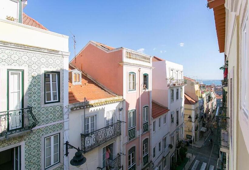 سوئیت با بالکن, Suites Amália Guesthouse Near Rossio Square