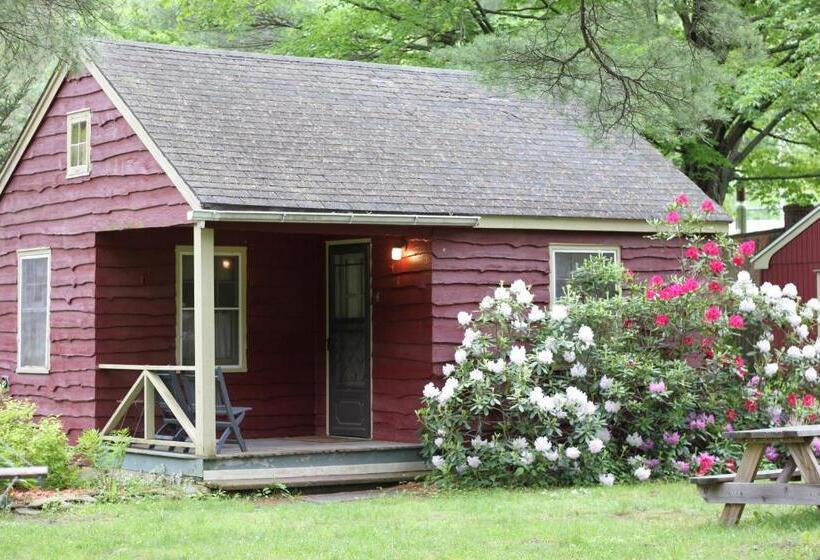家庭洋房, Phoenicia Lodge