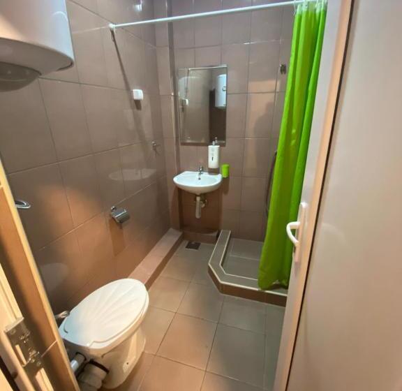 اتاق استاندارد سه نفره, Skadar Lake Family Resort