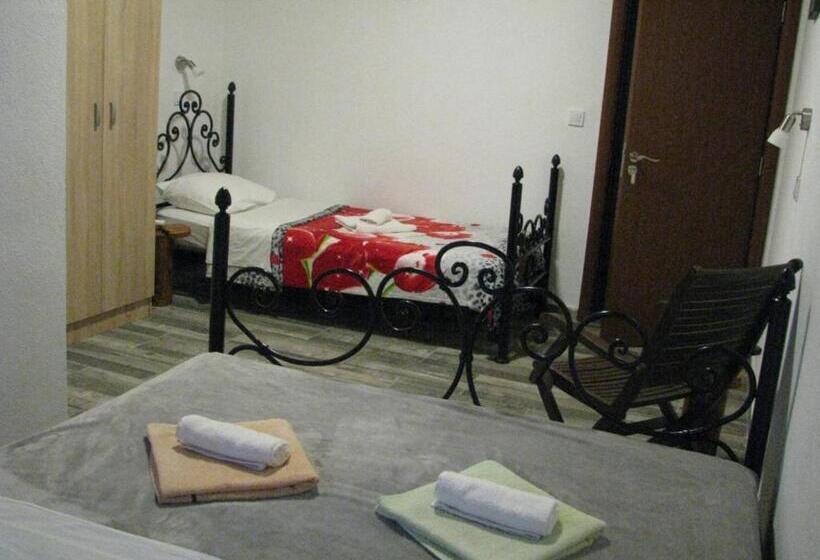 اتاق استاندارد سه تخته با چشم‌انداز باغ, Skadar Lake Family Resort