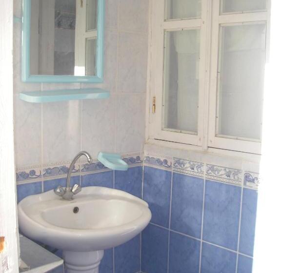 Economy Triple Room, Inn Sogdiana