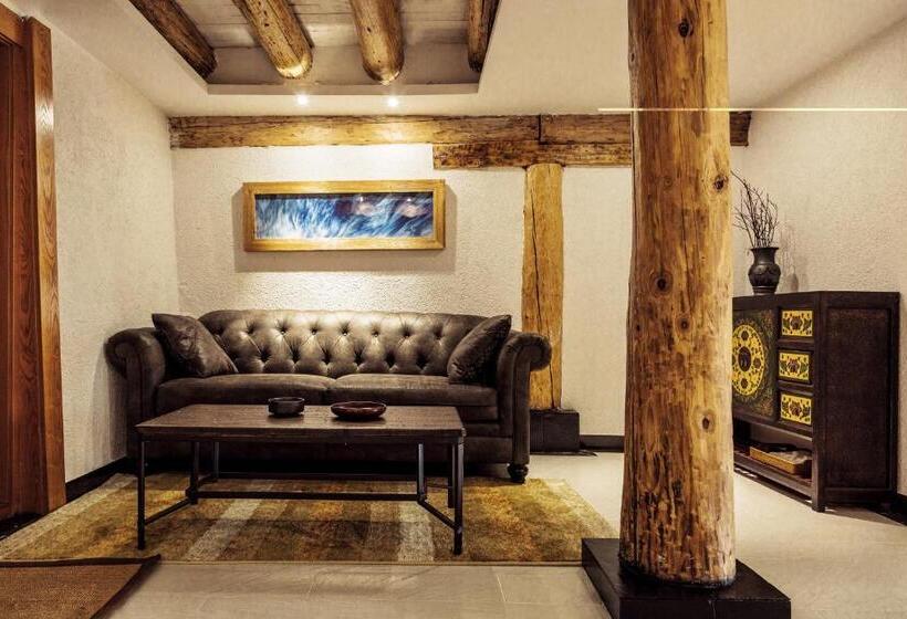 Номер Стандарт Вид на Горы, Shangri La Salloi Rustic Luxury