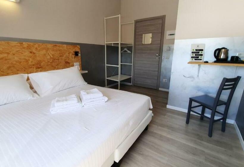 Номер Стандарт, Bergamo Guesthouse   Self Check In