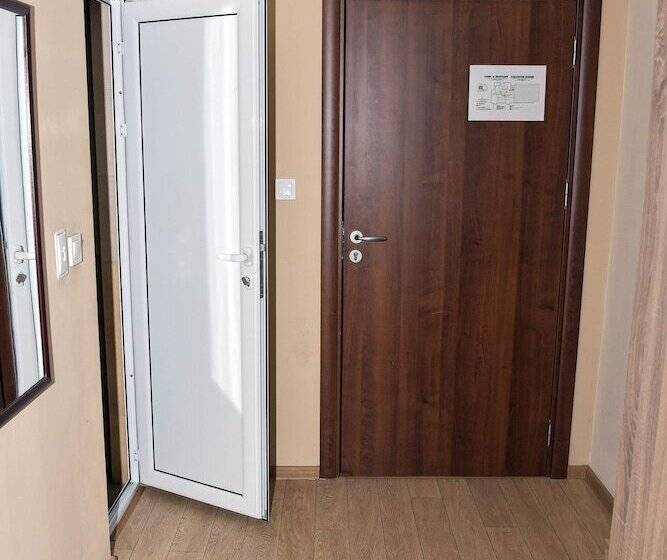 Номер Стандарт с Террасой, Twain Apart&rooms