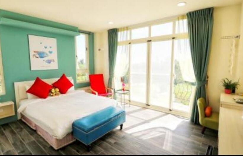 اتاق لوکس با بالکن, Full Moon Resort