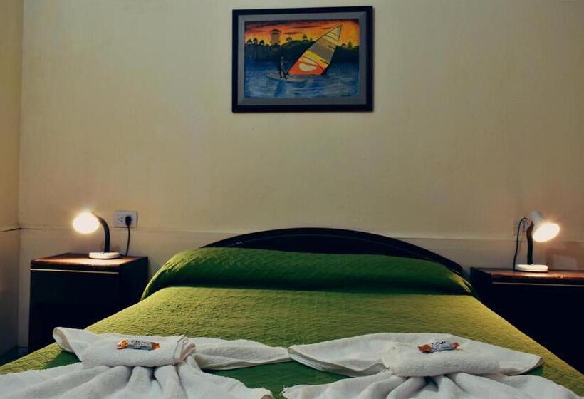 스탠다드 트리플 룸, Hostel Ctalamochita