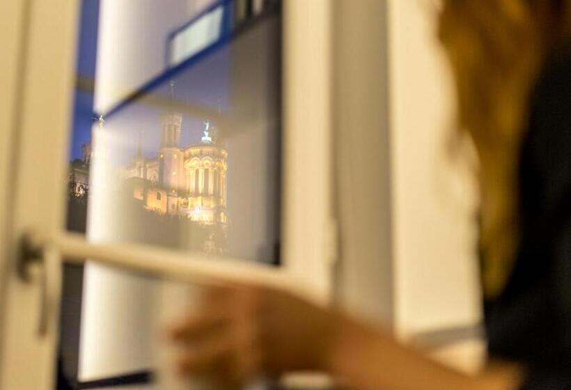 سوییت اجرایی, Mihotel Vieux Lyon