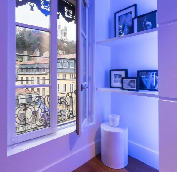 سوییت اجرایی, Mihotel Vieux Lyon