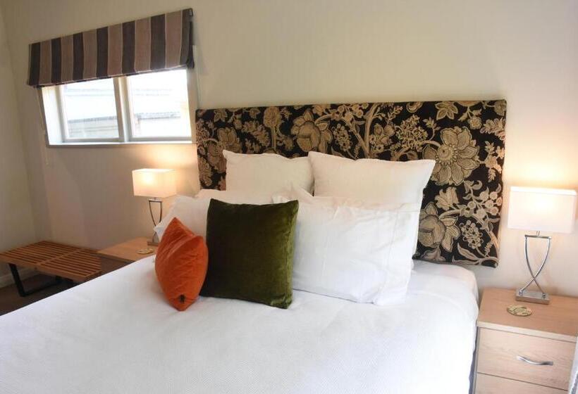 Номер Deluxe Кровать Кинг, Shy Cottage And Studio