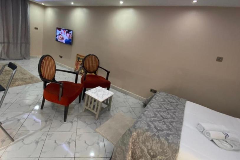 استودیوی لوکس, Trendy Apartments